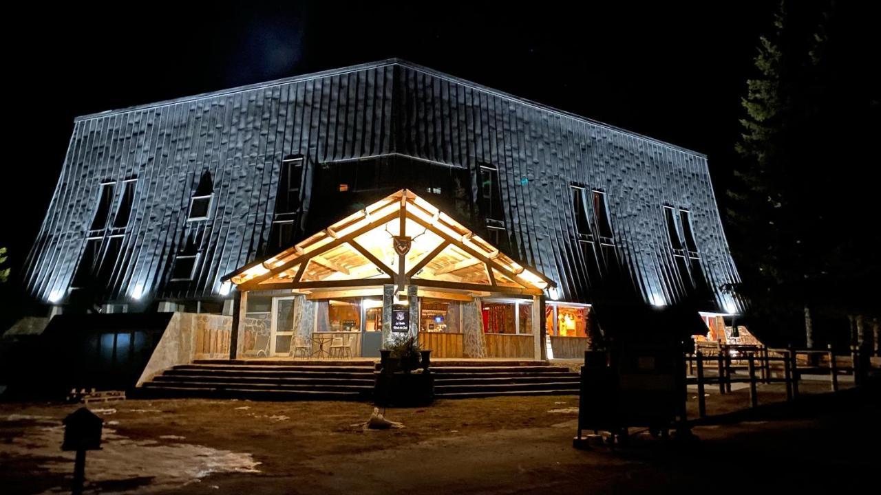 Hotel Montlo Relais Des Cerfs Cubieres Exterior foto